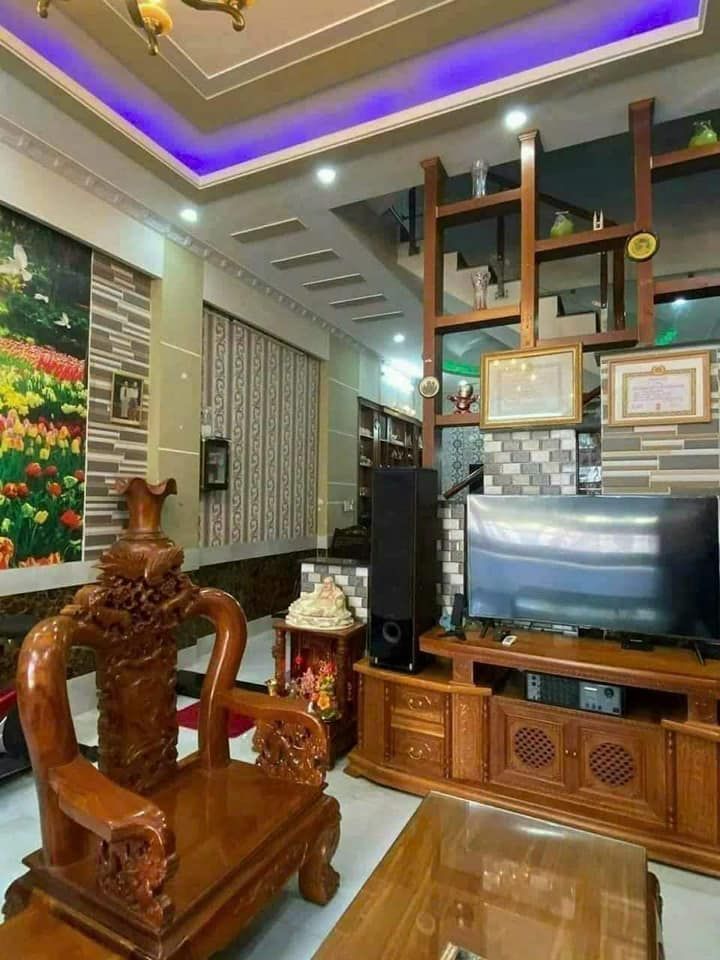 GIẢM HƠN 1TY BÁN GẤP NHÀ TRỆT 2 LẦU CHỢ PHƯỜNG ĐÔNG HÒA Dĩ An