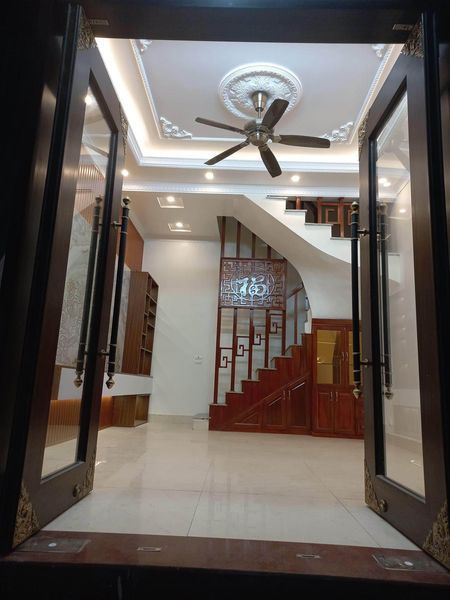 Nhà 3 tầng lô góc ngõ thoáng đường Tràng Thi, xây hiện đại tặng lại toàn bộ nội thất xịn xò
