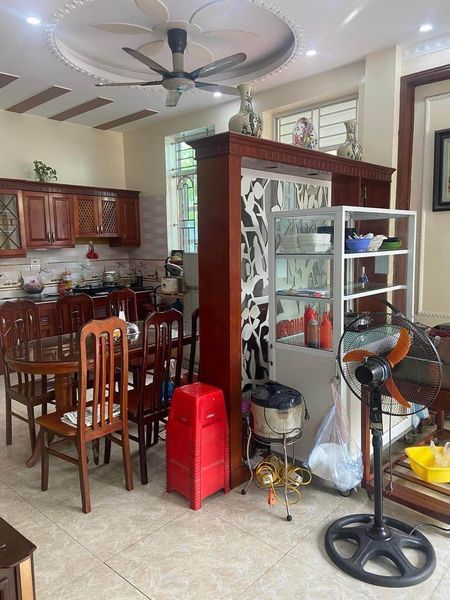Cần bán nhà giá 3 tỷ 050 triệu mặt đường ô bàn cờ khu giải phóng, gần chợ đêm phạm ngũ lão nam định