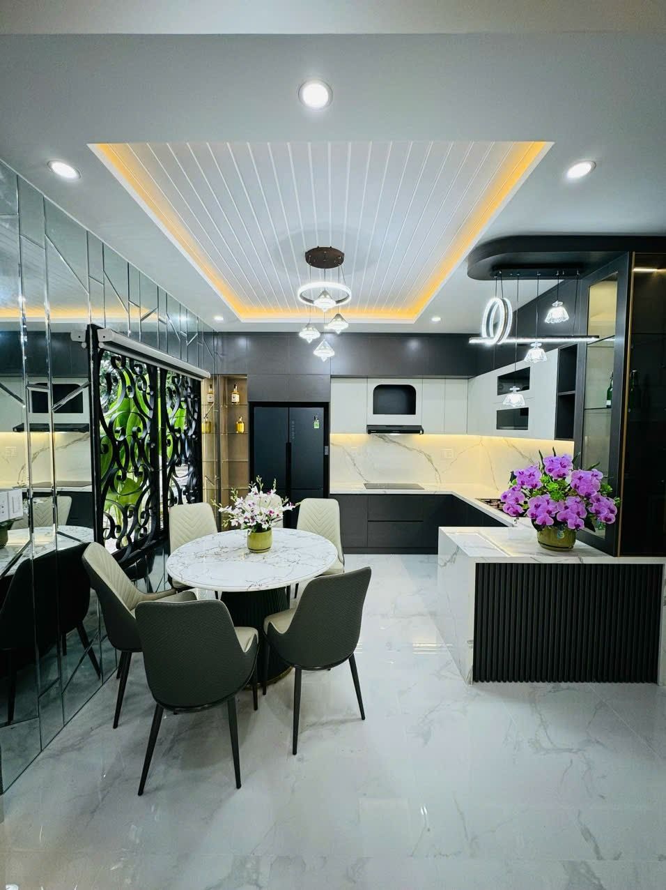 Nhà mới xây 2024 2 mặt tiền siêu đẹp đg Phùng Chí Kiên sát ngã 4 Kinh Dương Vương & Nguyễn Sinh Sắc