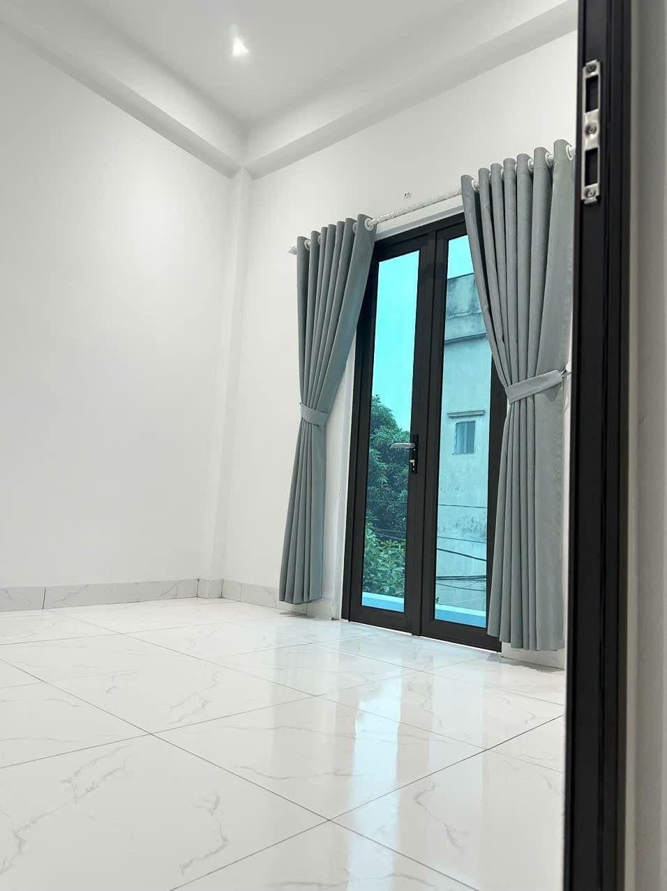 Bán cho cô em gái căn nhà 2 tầng số nhà ngõ phố Đồng Niên Hải Dương