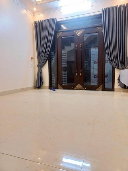 Nhà 3 tầng lô góc ngõ thoáng đường Tràng Thi, xây hiện đại tặng lại toàn bộ nội thất xịn xò