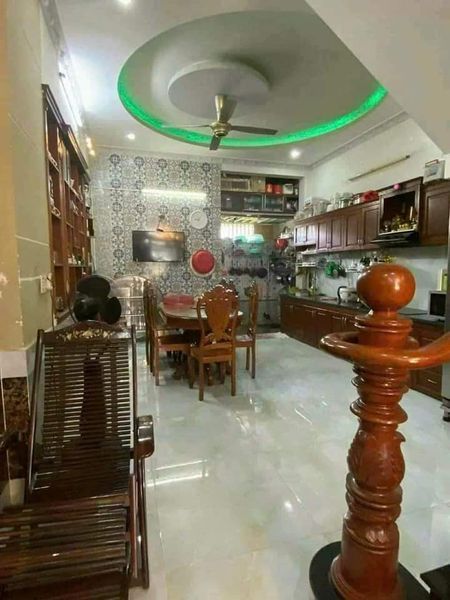 GIẢM HƠN 1TY BÁN GẤP NHÀ TRỆT 2 LẦU CHỢ PHƯỜNG ĐÔNG HÒA Dĩ An