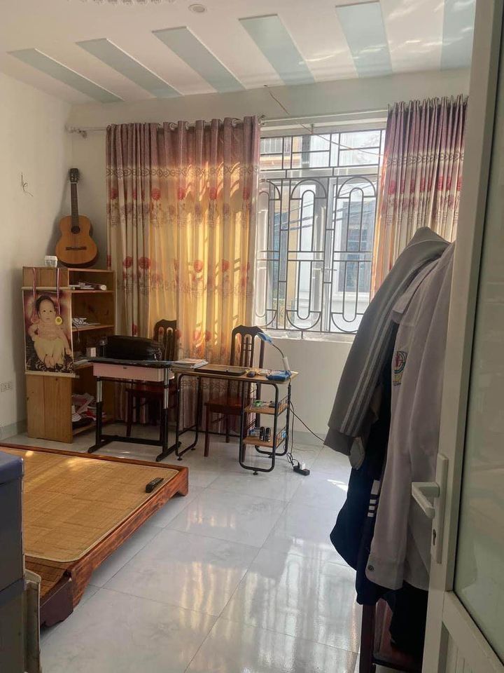 Cần bán nhà giá 3 tỷ 050 triệu mặt đường ô bàn cờ khu giải phóng, gần chợ đêm phạm ngũ lão nam định