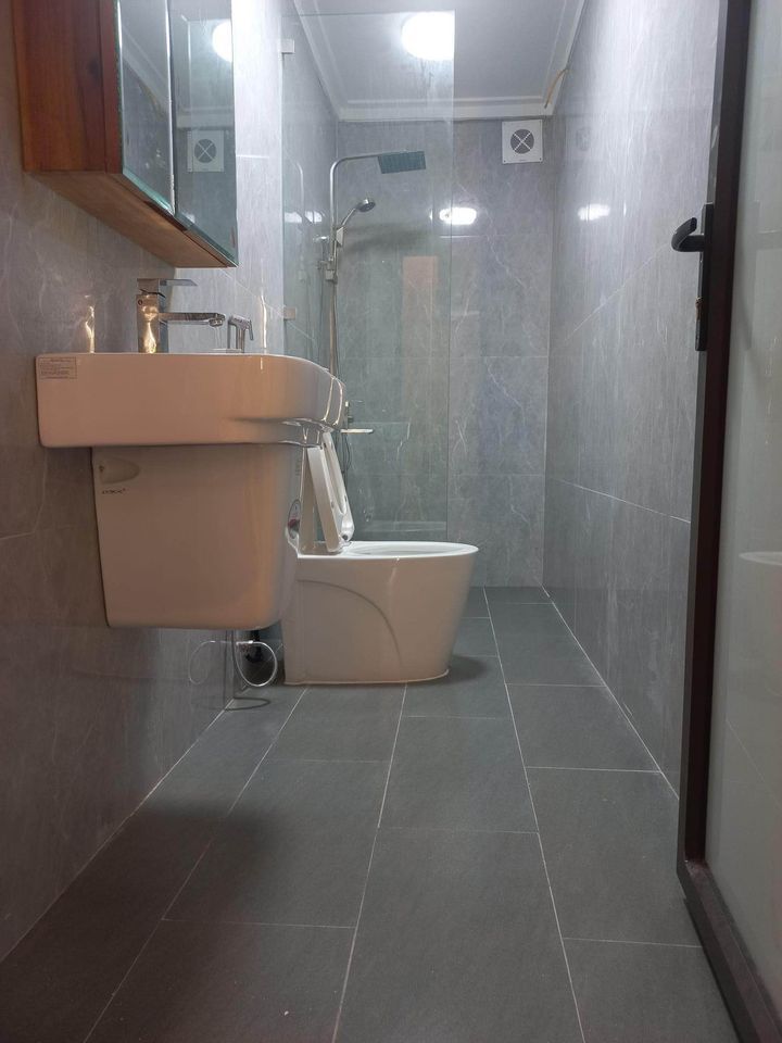 Nhà 3 tầng lô góc ngõ thoáng đường Tràng Thi, xây hiện đại tặng lại toàn bộ nội thất xịn xò