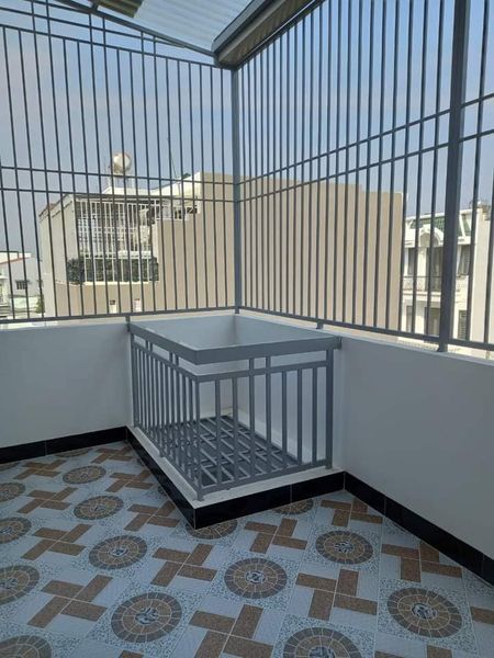 Bán nhà hoặc cho thuê căn nhà mới 1trệt, 2lầu. Ngay cfê Kính chạy thẳng vào tới nhà