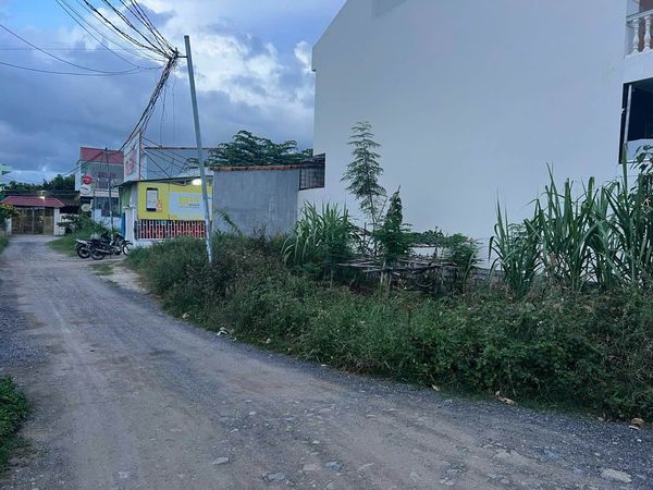 Lô góc 2 mặt tiền đường tại Vĩnh Hiệp, Nha Trang - Đường quy hoạch rộng 23m, đối diện là KĐT Mỹ Gia