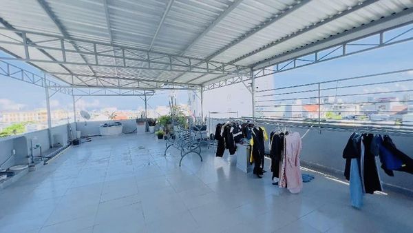 Bán toà Căn hộ TP Đà Nẵng, TT Quận Hải Châu, lô góc 2 mặt tiền, đường 7.5m, vỉa hè 4m.