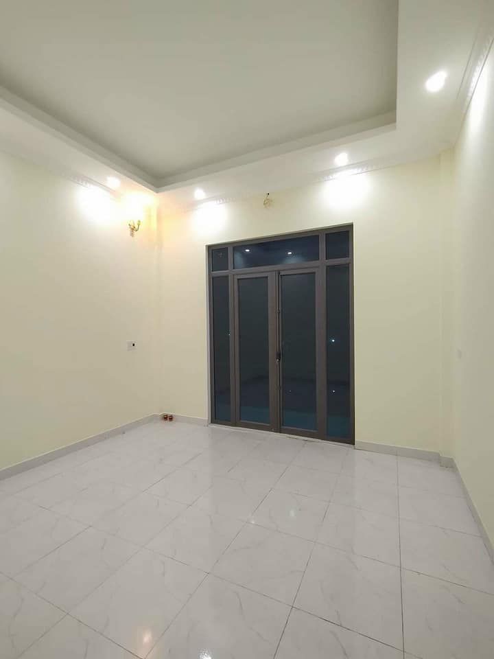 Chính chủ gửi bán căn nhà 3 tầng ngõ mỹ xá ôtô đỗ cửa ngày đêm gần trg Nguyễn Trãi gần chợ Mỹ Trọng