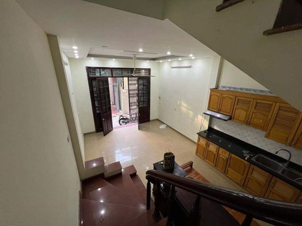 Siêu Hot cho thuê nhà Lĩnh Nam DT 35m2 cho ở nhóm 4 tầng 3 phòng ngủ