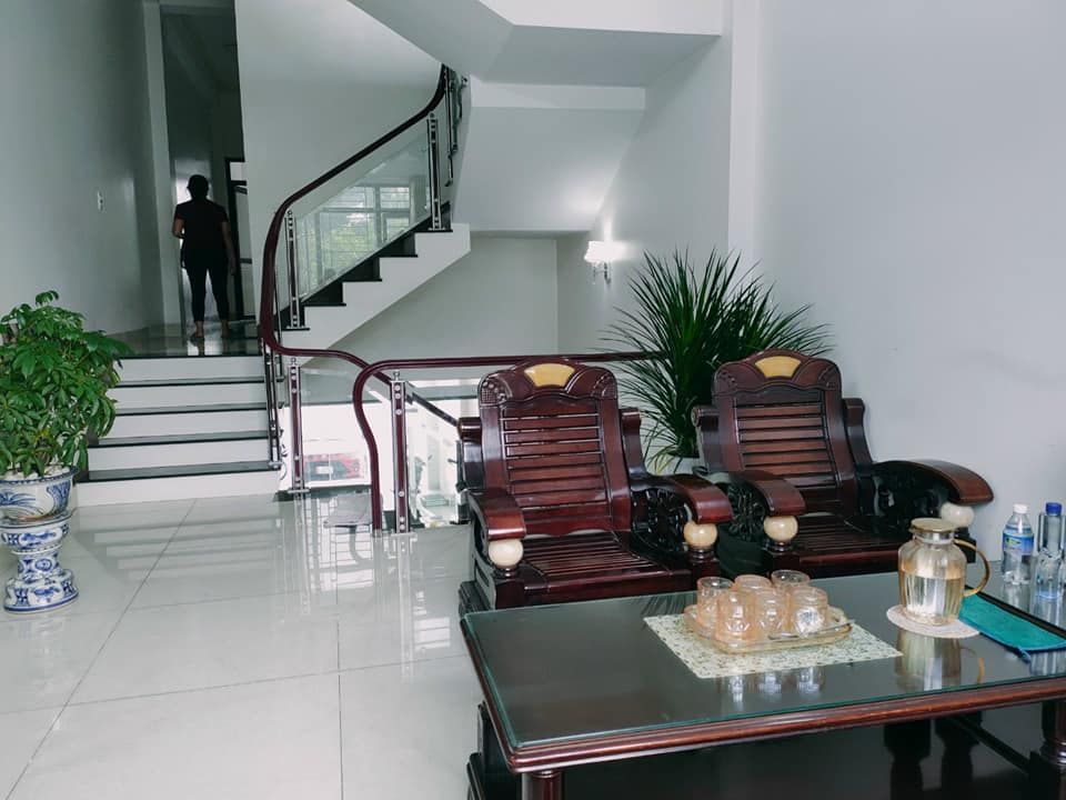 Cần bán nhà 3 tầng lệch mới đẹp khu b1 xây kiên cố, chắc chắn Đường to lê thanh B1
