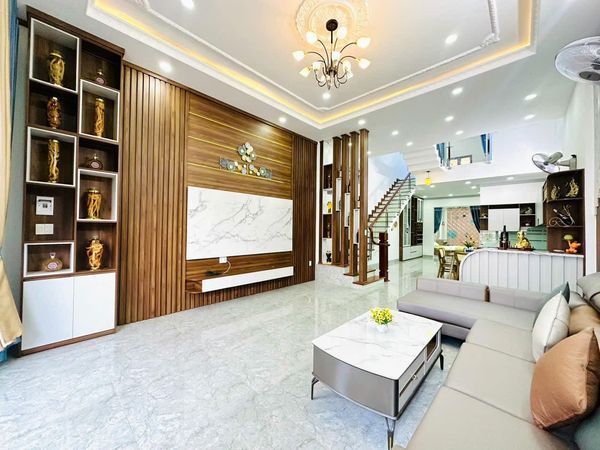 Nhà mê xây lệch tầng rất đẹp full nội thất đường nhựa 8m Phạm Ngũ Lão nối dài