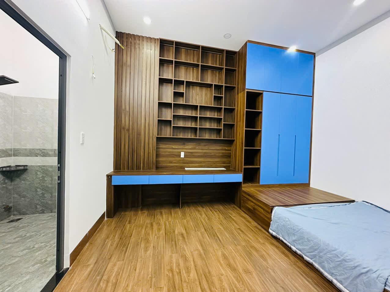 Nhà mê xây lệch tầng rất đẹp full nội thất đường nhựa 8m Phạm Ngũ Lão nối dài