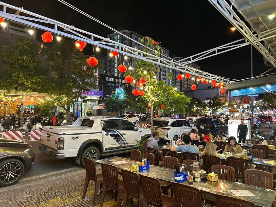 Cho thuê mặt bằng số 08 Trần Nhân Tông nối dài, đầu đường vào khu K1, đối diện cafe Trend