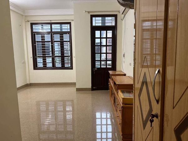 Siêu Hot cho thuê nhà Lĩnh Nam DT 35m2 cho ở nhóm 4 tầng 3 phòng ngủ