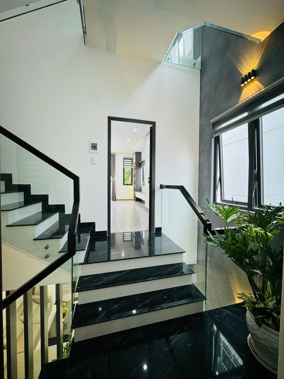Nhà mới xây 2024 2 mặt tiền siêu đẹp đg Phùng Chí Kiên sát ngã 4 Kinh Dương Vương & Nguyễn Sinh Sắc