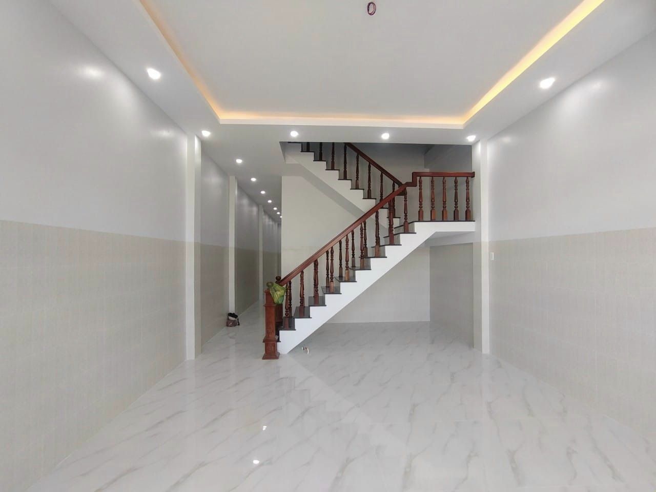 NHÀ MỚI 100%-SỔ HOÀN CÔNG Vị trí: Đ. Hồ Xuân Hương N7 Cũ KDC Hoàng Phát - Phường 1- Bạc Liêu