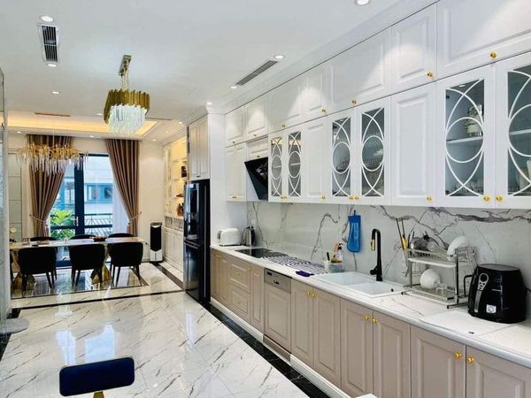 VILLA GIỮA LÒNG THỦ ĐÔ - BÁN GẤP NHÀ 52M2 X 5 TẦNG PHỐ THÁI THỊNH - ĐỐNG ĐA