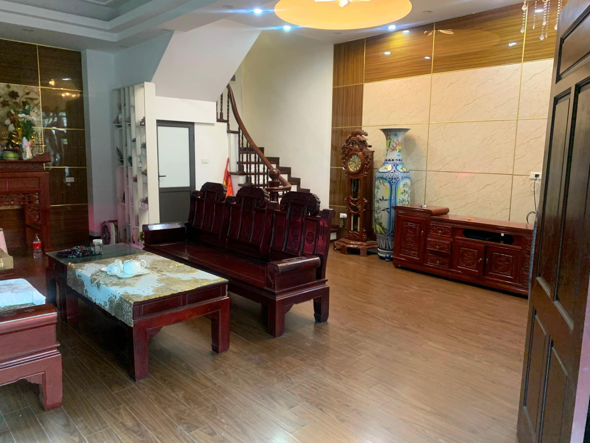 CHO THUÊ BIỆT THỰ NGUYÊN CĂN FULL ĐỒ GIÁ 26 triệu ( chính chủ )