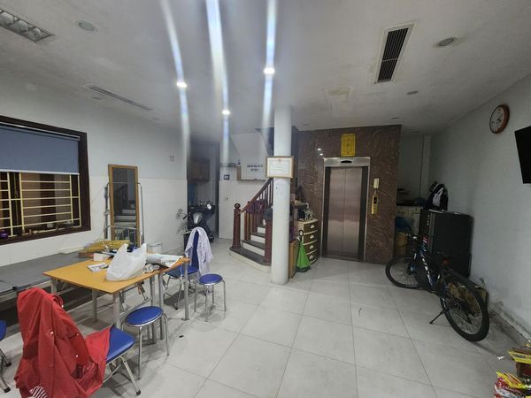 Cho thuê nhà nguyên căn Lý Thường Kiệt, Hoàn Kiếm. Gần nhiều bệnh viện lớn: phụ sản TW, K1, 108,...