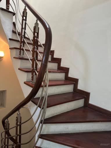 Cho thuê nhà riêng trong ngõ 42 Tăng Bạt Hổ, quận Hai Bà Trưng Hà Nội.