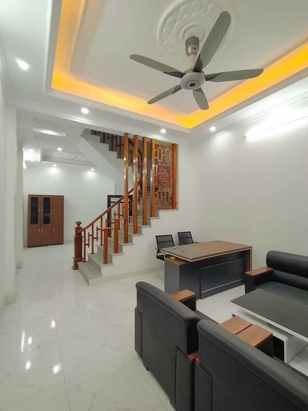 Chính chủ gửi bán căn nhà 3 tầng ngõ mỹ xá ôtô đỗ cửa ngày đêm gần trg Nguyễn Trãi gần chợ Mỹ Trọng