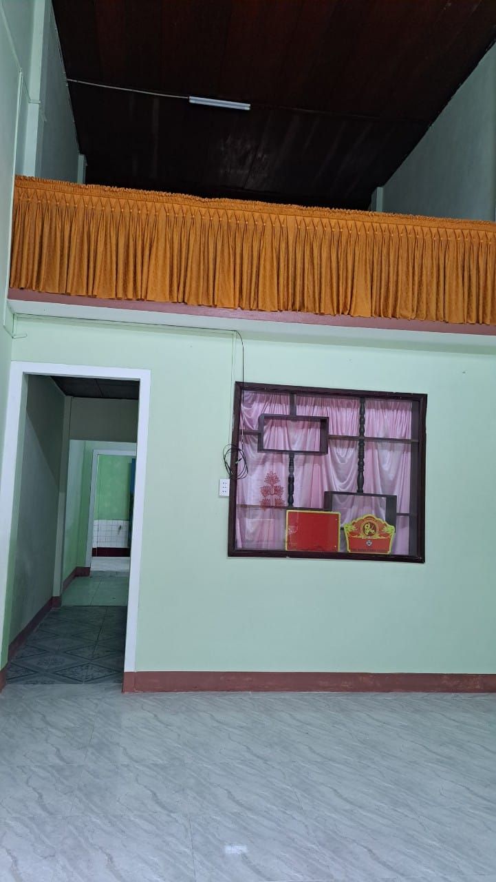 Cho thuê nhà Hẽm Phan Đình Phùng. Nhà có gác lửng, cao ráo, mát mẻ.