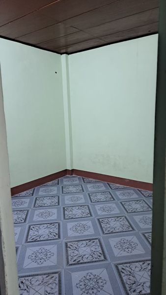 Cho thuê nhà Hẽm Phan Đình Phùng. Nhà có gác lửng, cao ráo, mát mẻ.