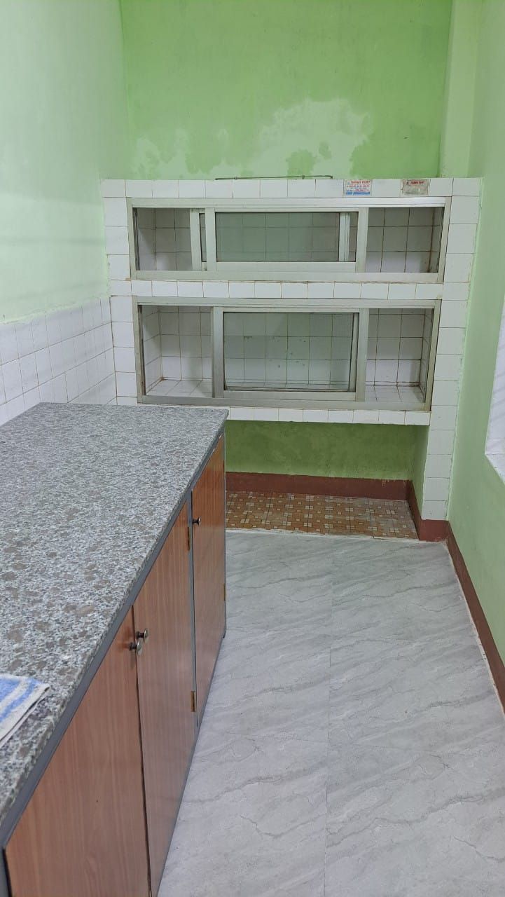 Cho thuê nhà Hẽm Phan Đình Phùng. Nhà có gác lửng, cao ráo, mát mẻ.