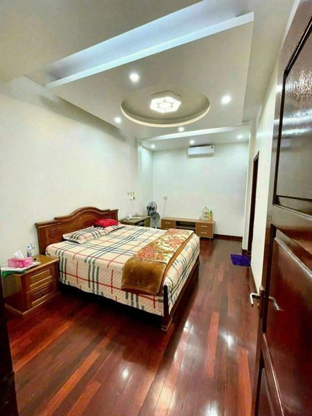 Em có căn nhà BIỆT THỰ ĐỈNH LONG TP HẢI DƯƠNG Nhà hướng Tây Nam.
