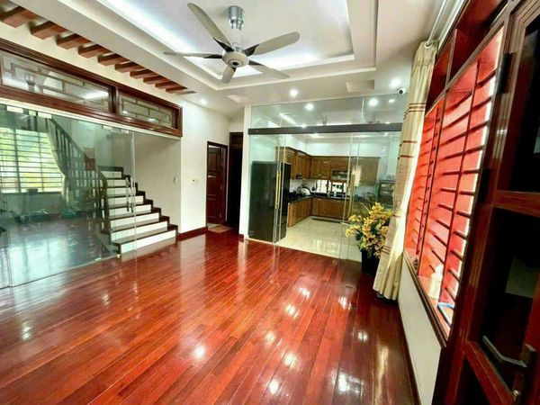 Em có căn nhà BIỆT THỰ ĐỈNH LONG TP HẢI DƯƠNG Nhà hướng Tây Nam.