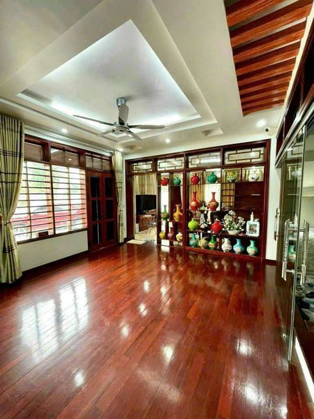 Em có căn nhà BIỆT THỰ ĐỈNH LONG TP HẢI DƯƠNG Nhà hướng Tây Nam.