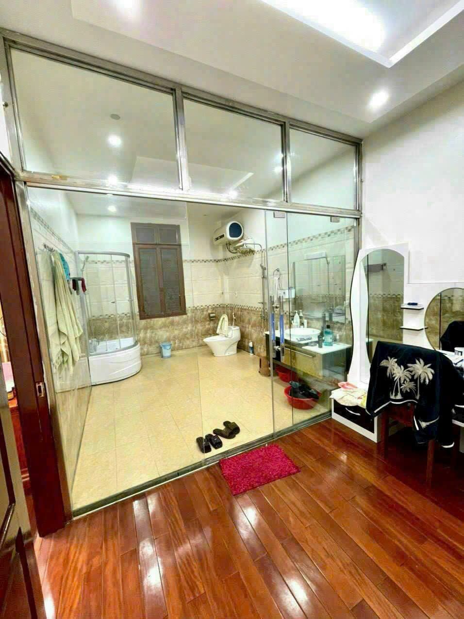 Em có căn nhà BIỆT THỰ ĐỈNH LONG TP HẢI DƯƠNG Nhà hướng Tây Nam.