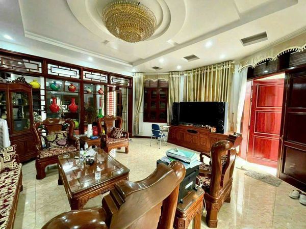 Em có căn nhà BIỆT THỰ ĐỈNH LONG TP HẢI DƯƠNG Nhà hướng Tây Nam.
