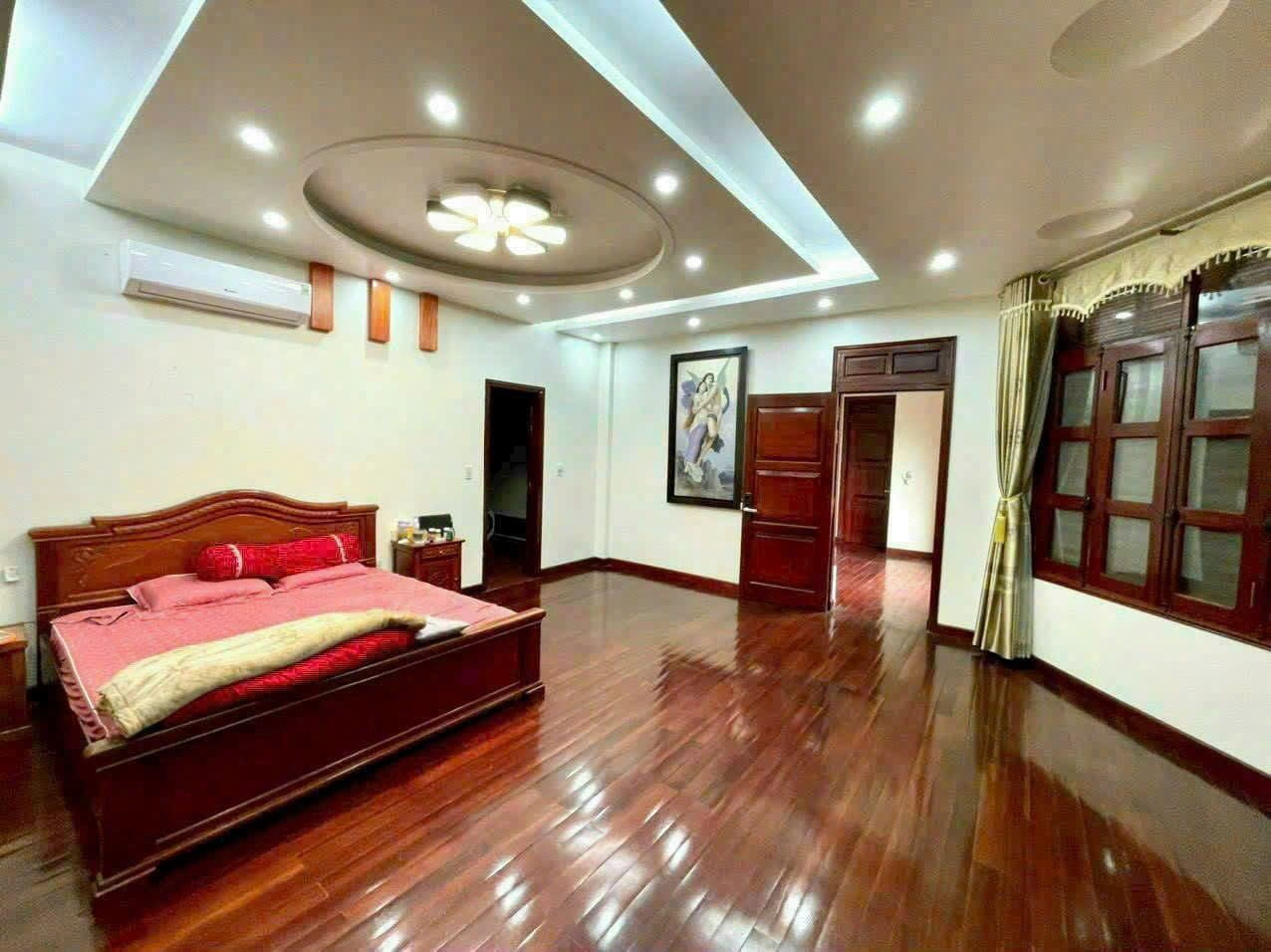 Em có căn nhà BIỆT THỰ ĐỈNH LONG TP HẢI DƯƠNG Nhà hướng Tây Nam.