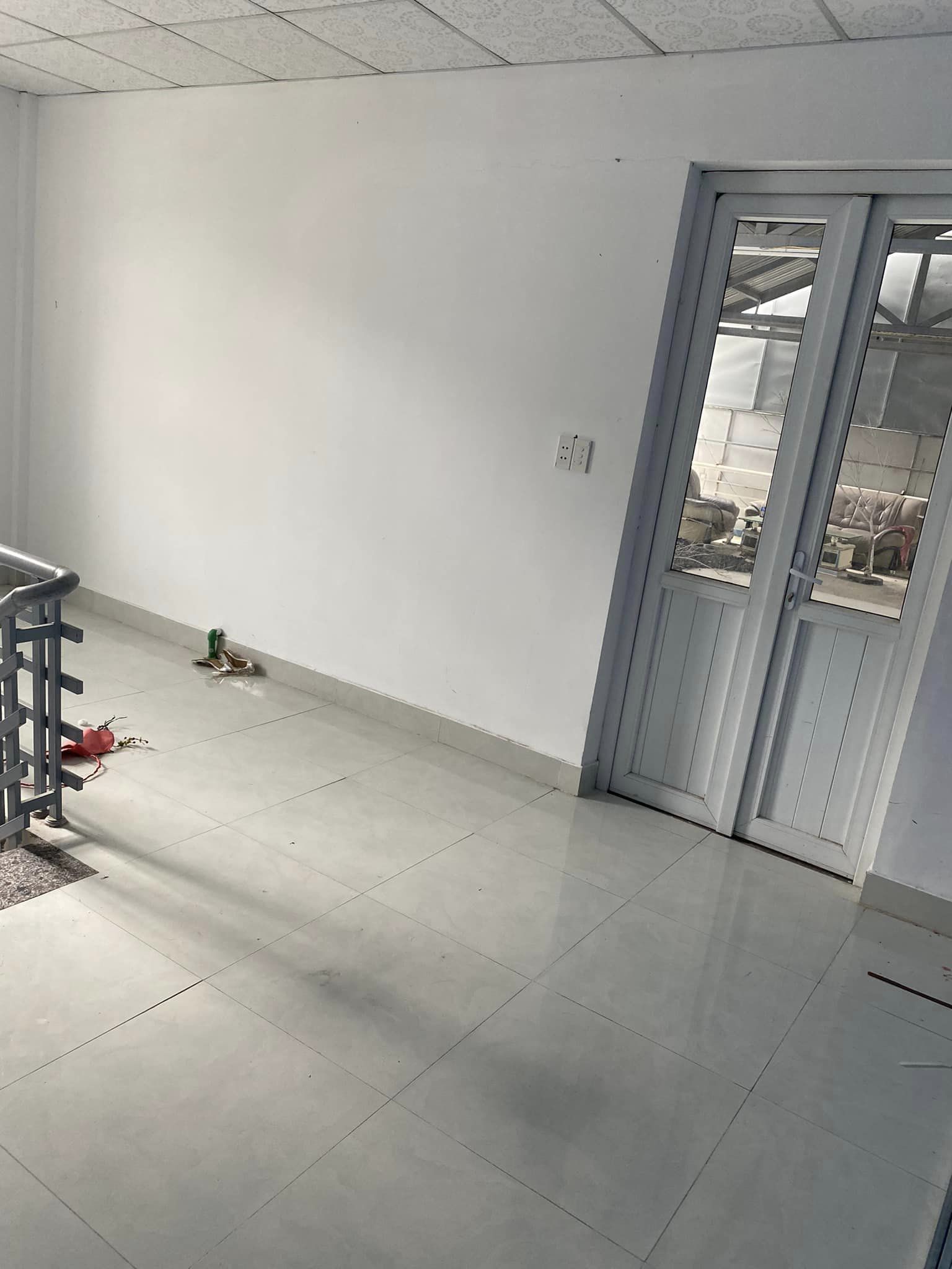 Cc em cần cho thuê mặt bằng mặt tiền quốc lộ 9 phía gần công viên FIden gần Cay xăng dốc Ma