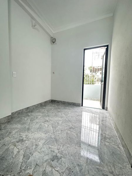 Bán căn nhà MỚI TINH giá QUÁ RẺ sau quảng trường Lam Sơn, p Đông Thọ