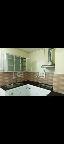 Ng nhà mình Cho thuê lâu dài căn hộ tầng 4, khu A22 sau trường Lạc Long Quân Hữu Nghị Hoà Bình