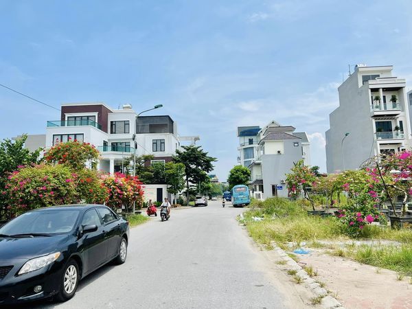 Chính chủ bán nhà 4 tầng khu Vịt cỏ hồ sen - đường Trường Chinh - TP. Hải Dương: