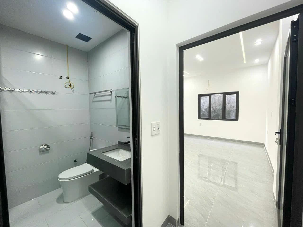 Mở bán căn nhà xinh đẹp 2,5 tầng mới tinh tại phố AN DƯỚNG - TÔNG ĐỨC THẮNG - NGUYỄN CÔNG HOÀ