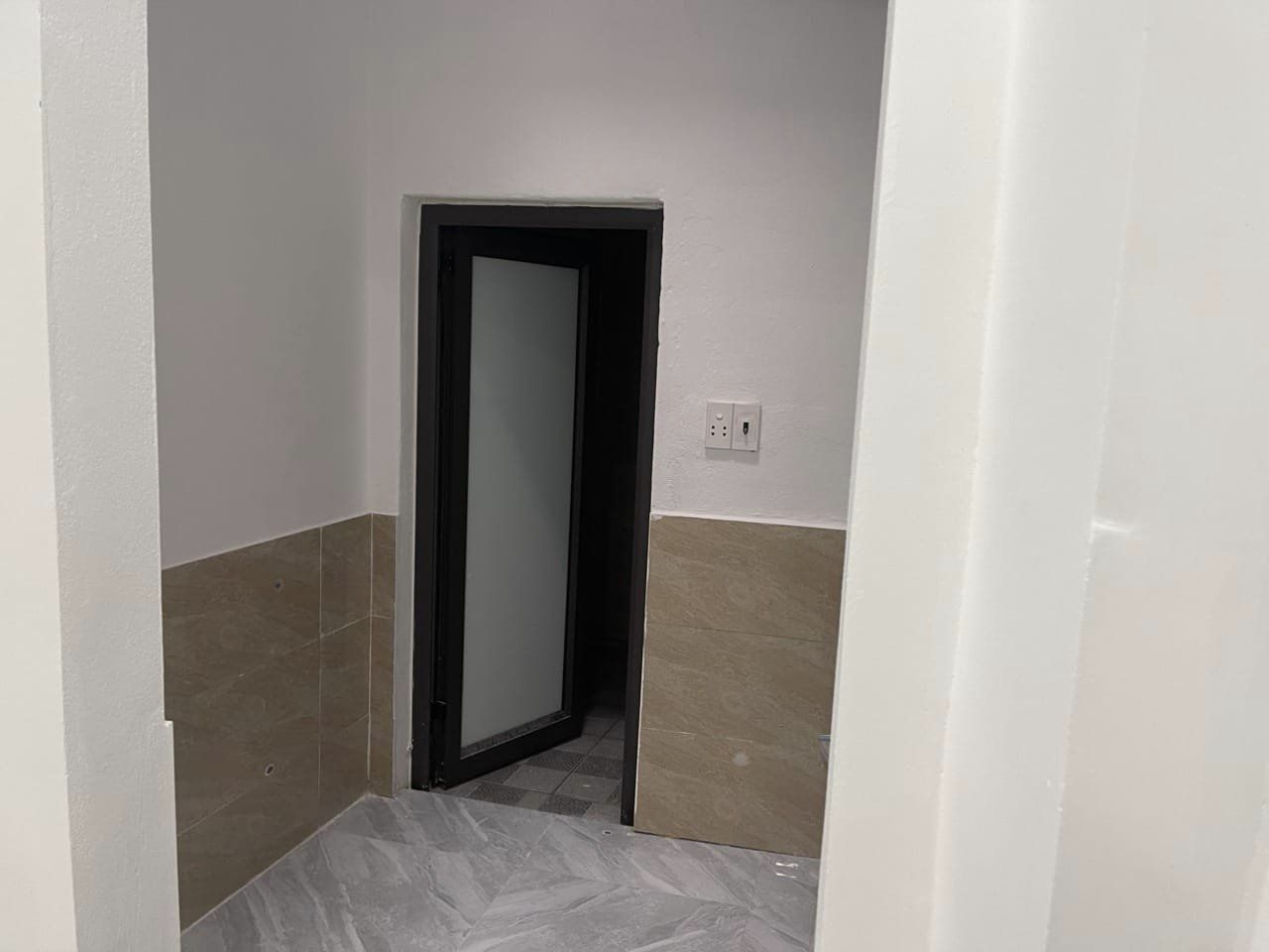 Bán căn nhà MỚI TINH giá QUÁ RẺ sau quảng trường Lam Sơn, p Đông Thọ