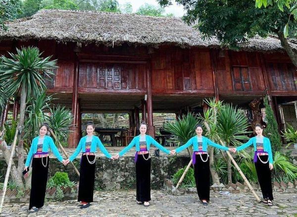 Nhà vườn nghỉ dưỡng núi gần Đèo Đá Trắng kiệt tác Phú Cường -Tân Lạc -Hoà Bình