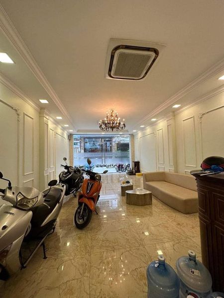 PHÂN LÔ TRUNG KÍNH - CẦU GIẤY 6 Tầng Thang Máy - Kinh Doanh - Vỉa Hè - 3 Oto Tránh