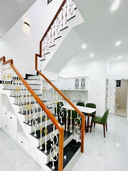 Kẹt tiền bán nhanh căn nhàhạ giá siêu rẻ từ 3tỷ850tr chỉ còn 2tỷ990tr 1 trệt 1 lầu hiện đại Hố Nai