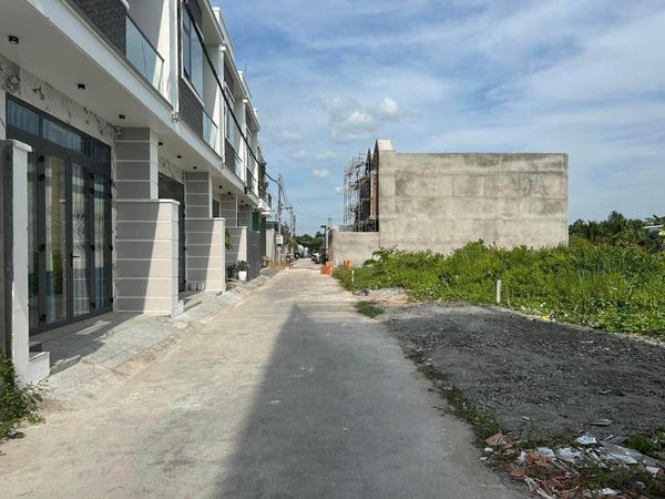 Bán nhà Mới kp8 phường 5. Tp Mỹ Tho Tiền Giang DT 4x18m thổ cư chủ quyền nhà