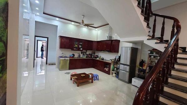 Bán nhanh nhà 2,5 tầng trung tâm Bắc Cường Lào Cai cực đẹp, giá hợp lý