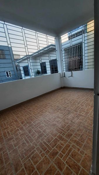 Nhà 3 Tầng Ngõ Gốc Mít Hùng Vương Nam Định vị trí đẹp ngay Hồ Vị Xuyên