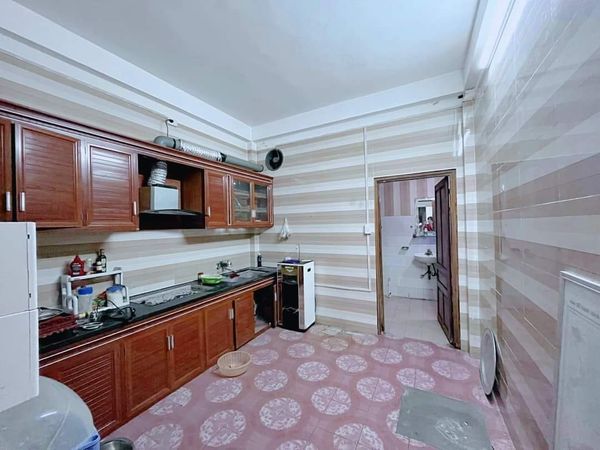 Cần Bán nhà 3 tầng có chỗ để xe oto trung tâm phường Minh khai.TP Hà Giang.