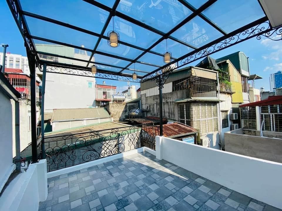 Bán gấp nhà 36m ngõ Chùa Bộc, oto tránh 10m, 2 thoáng ở Sướng 4 tỷ 1LH 0373729889