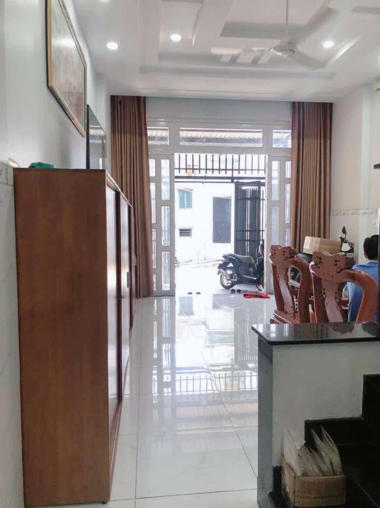 Bán nhà hxh sát mt Nguyễn Ảnh Thủ Q12 , 53m2-3tang , liền kề chợ Ngã 3 Bầu , 5 tỷ nhỉnh 0932030061